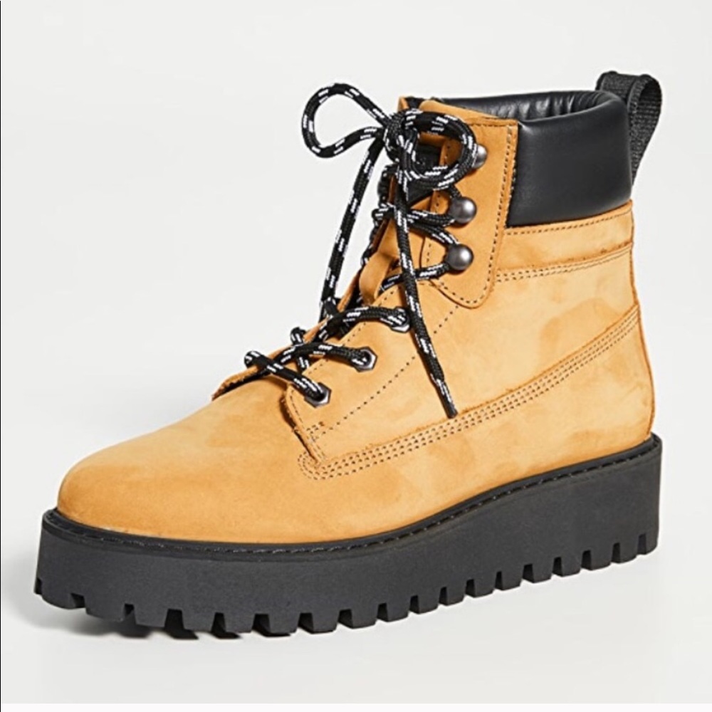 Last Alaska Honey Boots Size 10 NWT